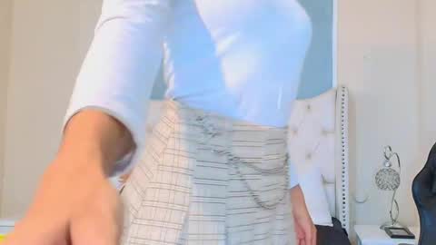 Emily online show from November 22, 11:37 pm