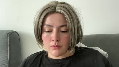 emily_morning_dew online show from June 3, 8:06 am