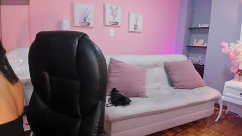 Emily  online show from August 8, 12:29 pm
