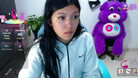       online show from April 18, 9:46 am