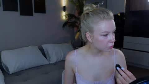 emily shepard online show from June 17, 2:25 am