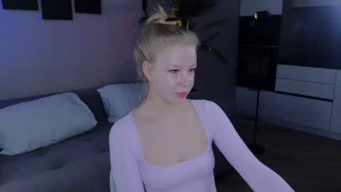 emily shepard online show from June 18, 4:02 am