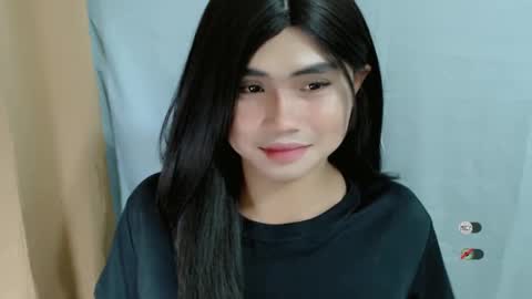 Snapshot of emily_sweeney chatting on February 8, 3:53 pm emily online show from February 8, 3:53 pm