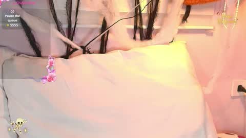 Emily online show from October 31, 12:50 pm