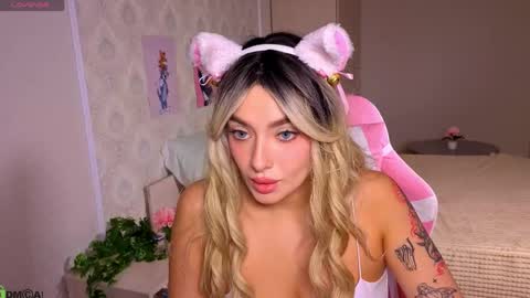 Emily online show from April 21, 9:15 am