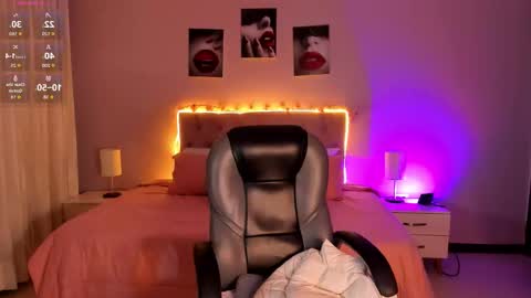 emily_warren__ online show from March 20, 8:57 pm