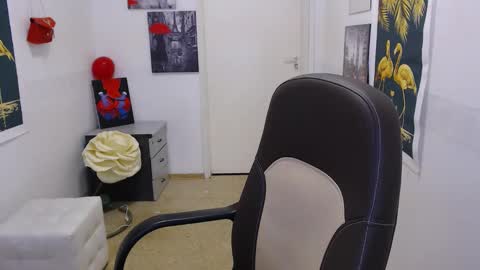 Snapshot of emily_york18 chatting on February 5, 1:11 pm Emily online show from February 5, 1:11 pm