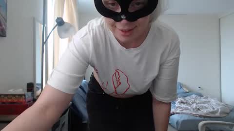 Snapshot of emily_york18 chatting on September 12, 5:24 pm Emily online show from September 12, 5:24 pm