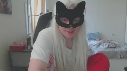 Snapshot of emily_york18 chatting on October 10, 8:19 pm Emily online show from October 10, 8:19 pm