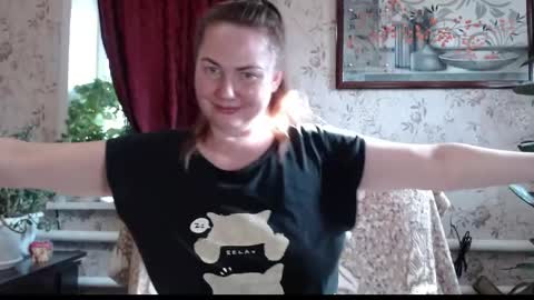 EmilyDoth online show from May 3, 10:54 am