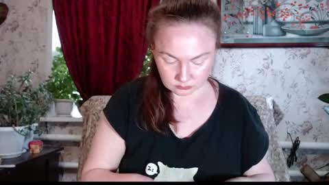 EmilyDoth online show from May 5, 7:16 am