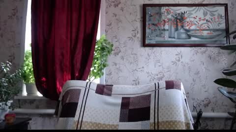 EmilyDoth online show from May 7, 6:41 am