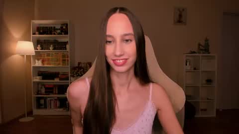 Snapshot of emilyhoston chatting on June 25, 8:13 pm Alina online show from June 25, 8:13 pm