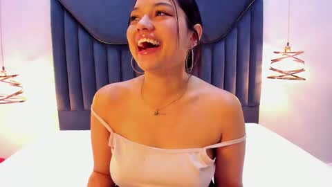 emilykartters online show from March 3, 12:00 pm