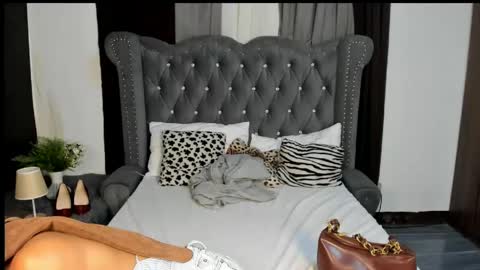 emilyluna07 online show from May 24, 10:53 am