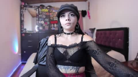  Emily Support me to have 100 likes plx online show from December 3, 7:11 pm