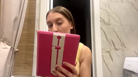 emilystechuchak online show from July 14, 3:29 pm