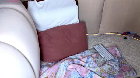 Emily wish-list  online show from April 9, 6:19 am