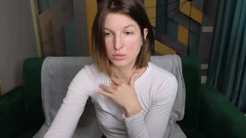 EmilyWalkers online show from December 3, 10:17 am