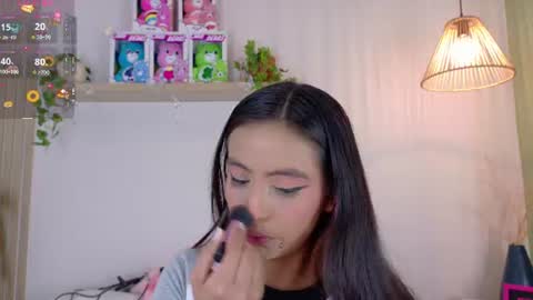 Snapshot of emilyy_bank chatting on July 15, 8:47 pm Emily Bank online show from July 15, 8:47 pm