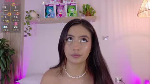 Snapshot of emilyy_bank chatting on July 17, 7:41 pm Emily Bank online show from July 17, 7:41 pm