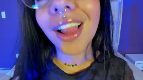emilyy_cooperr online show from February 2, 12:15 pm