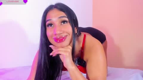 emilyy_walker online show from April 9, 12:43 pm