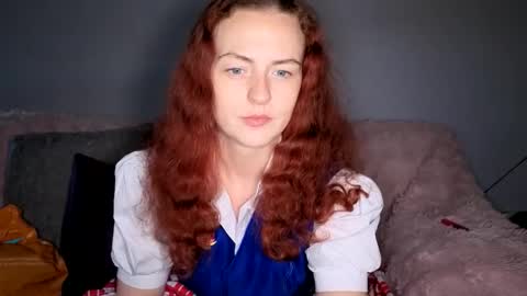 Snapshot of emliyjamesmjb chatting on November 16, 3:28 pm emliyjamesmjb online show from November 16, 3:28 pm