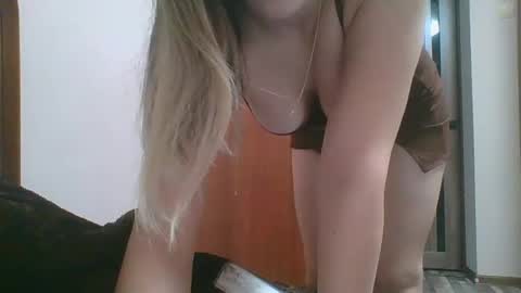 emma_991 online show from February 17, 2:04 pm