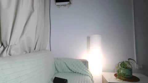 emma______1996 online show from July 19, 8:07 am