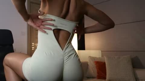 Snapshot of emma__cutiee chatting on July 19, 8:01 pm Your Emma online show from July 19, 8:01 pm