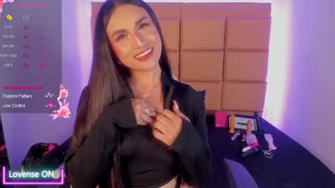 Snapshot of emma__js_ chatting on June 16, 10:12 pm emma__js_ online show from June 16, 10:12 pm