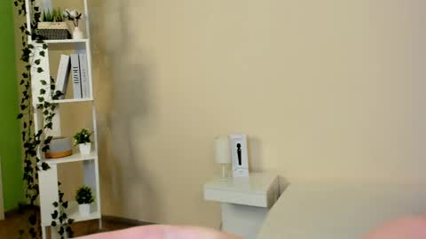 Snapshot of emma__peach chatting on May 2, 1:16 pm emma__peach online show from May 2, 1:16 pm