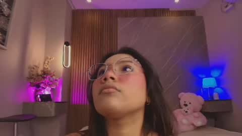 emma__rose1 online show from April 14, 3:01 am