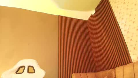 Snapshot of emma_and_aysha chatting on March 9, 10:58 pm emma_and_aysha online show from March 9, 10:58 pm