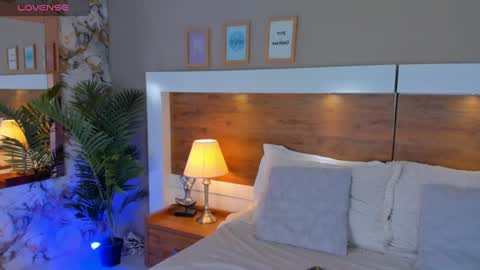 Snapshot of emma_bakker_ chatting on July 6, 7:38 am Emma online show from July 6, 7:38 am
