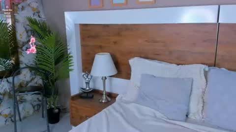 Snapshot of emma_bakker_ chatting on July 19, 10:30 am Emma online show from July 19, 10:30 am