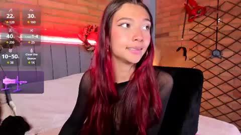 Snapshot of emma_belley chatting on July 18, 7:28 pm Hey Im EmmaHelp me reach 100 likes online show from July 18, 7:28 pm