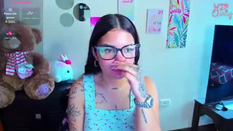 emma_boo_ online show from June 24, 3:11 pm