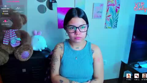 emma_boo_ online show from July 2, 2:23 pm