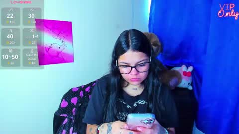 emma_boo_ online show from July 3, 2:56 pm