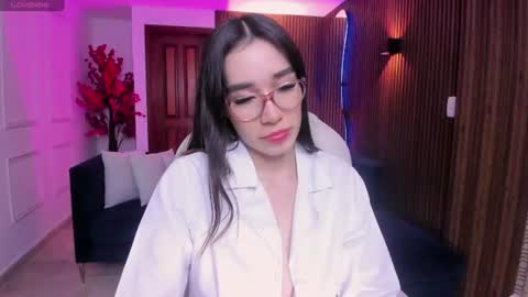 emma_caarter online show from June 26, 3:11 am