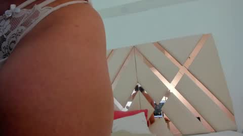 Emma Castillo online show from January 5, 8:11 am