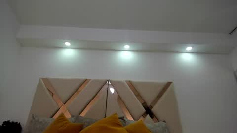 Emma Castillo online show from August 2, 9:13 pm