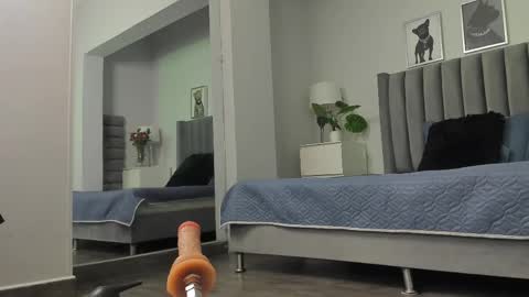 Emma online show from April 6, 9:05 pm