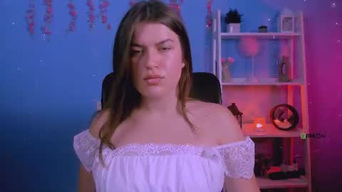 emma_dark_ online show from July 18, 7:45 am
