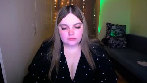 Snapshot of emma_dorn chatting on June 9, 7:03 pm Eva online show from June 9, 7:03 pm