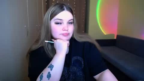 Snapshot of emma_dorn chatting on June 21, 9:34 am Eva online show from June 21, 9:34 am