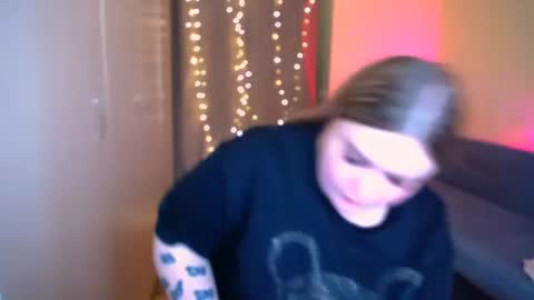 Snapshot of emma_dorn chatting on June 30, 11:22 am Eva online show from June 30, 11:22 am