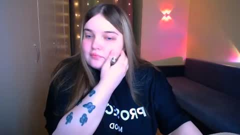 Snapshot of emma_dorn chatting on July 19, 2:10 pm Eva online show from July 19, 2:10 pm